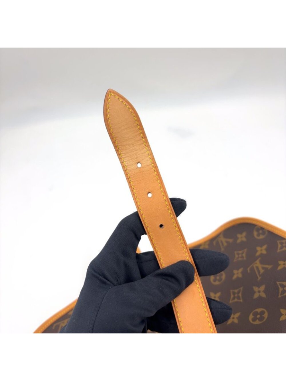 Louis Vuitton Saumur 35 Monogram Leather Brown Shoulder Bag Gold - Picture 11 of 15